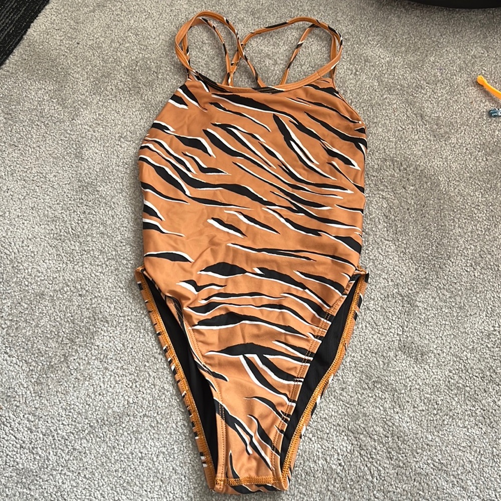 jolyn swimsuit! size 28 - in great condition!